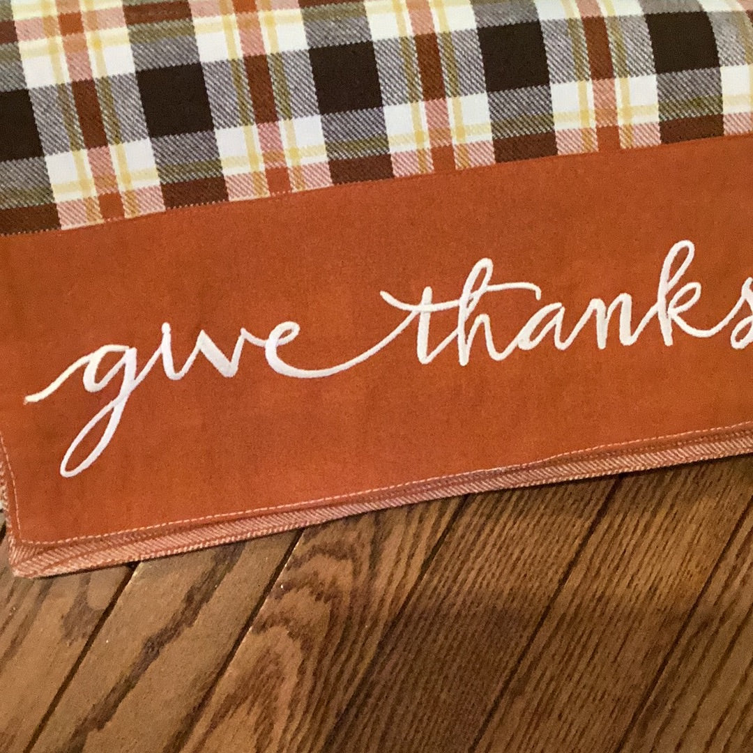 Table runner give thanks